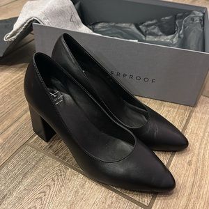 Aquatalia Peony Pumps